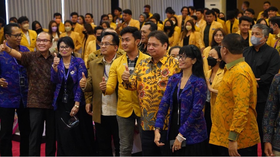 BANGKIT BERSAMA PASCA PANDEMI INSPIRATIONAL TALK BERSAMA AIRLANGGA HARTARTO
