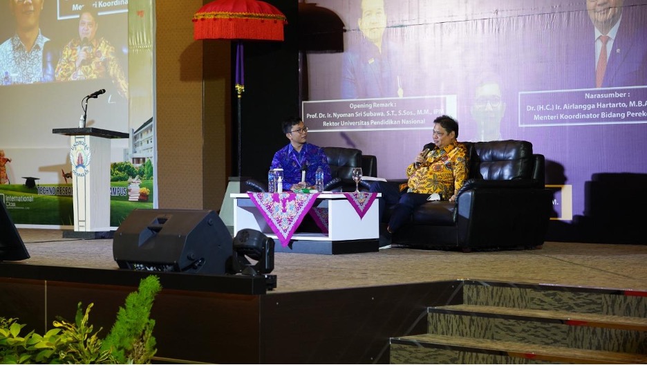 BANGKIT BERSAMA PASCA PANDEMI INSPIRATIONAL TALK BERSAMA AIRLANGGA HARTARTO